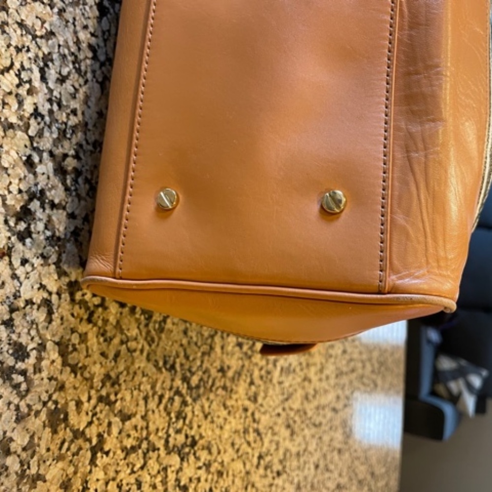 Tory Burch - Picture 3 of 7